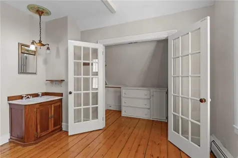 5 Howe Street Bristol RI 02809