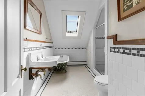 5 Howe Street Bristol RI 02809