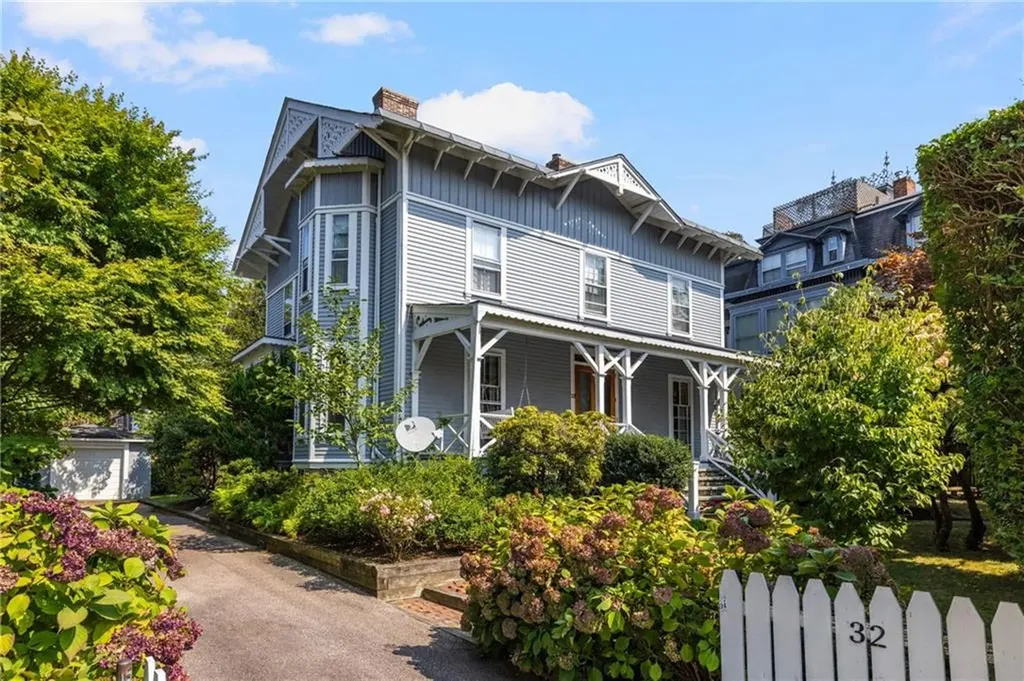 32 Ayrault Street Newport RI 02840