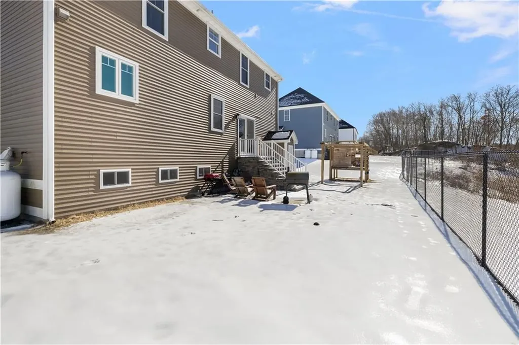 533 Louise Street Woonsocket RI 02895