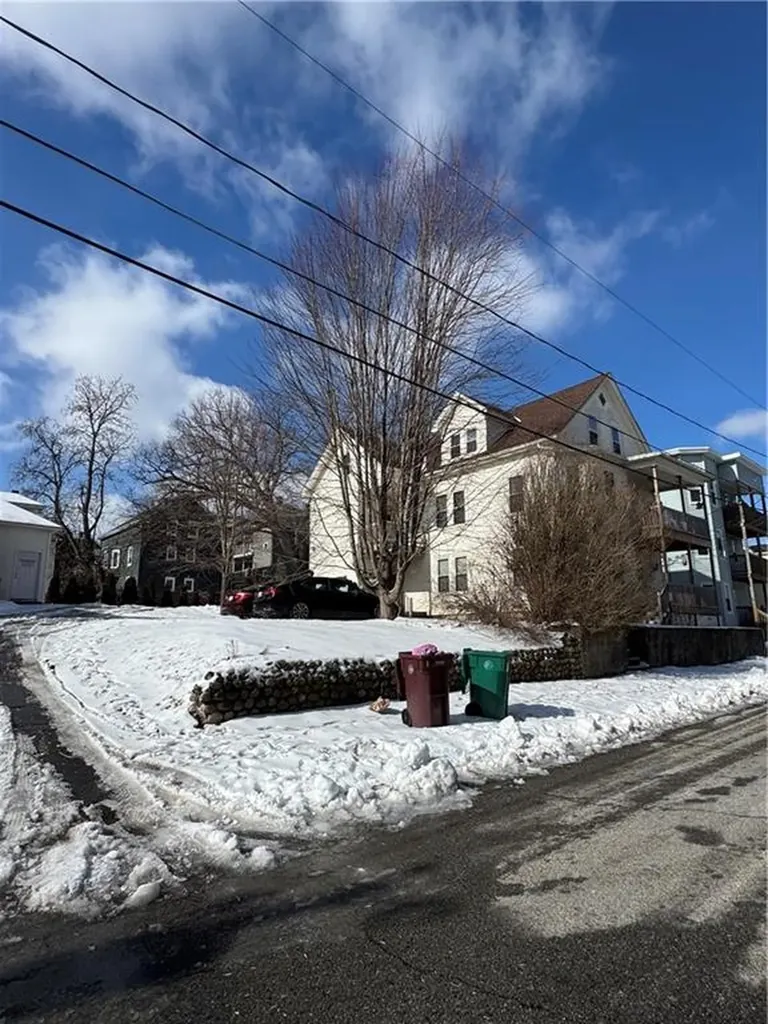 36 Progresso Avenue Woonsocket RI 02895