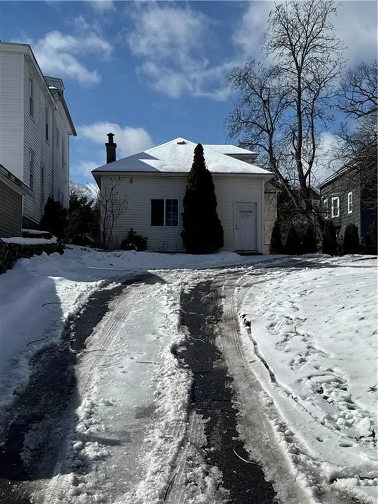 36 Progresso Avenue Woonsocket RI 02895