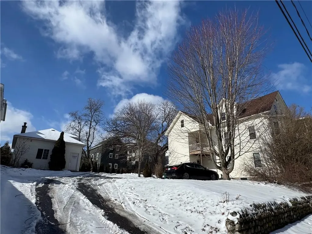36 Progresso Avenue Woonsocket RI 02895