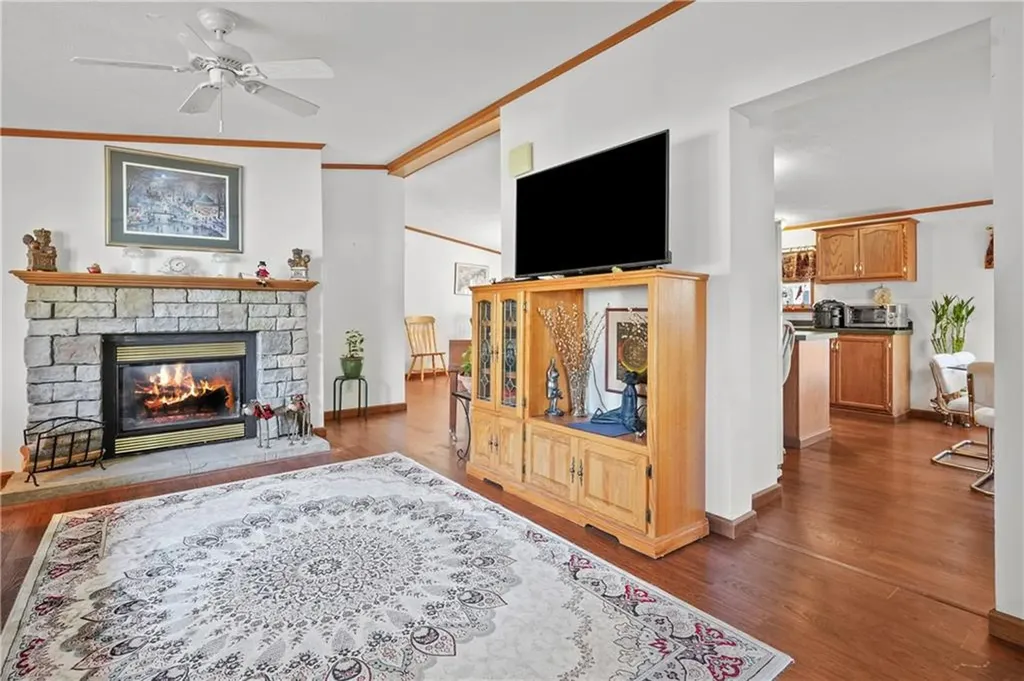 16 Giovanni-rose Court Coventry RI 02816