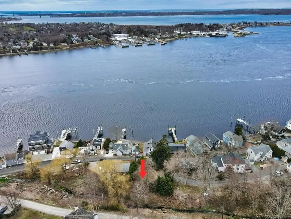 0 Riverside Drive Tiverton RI 02878