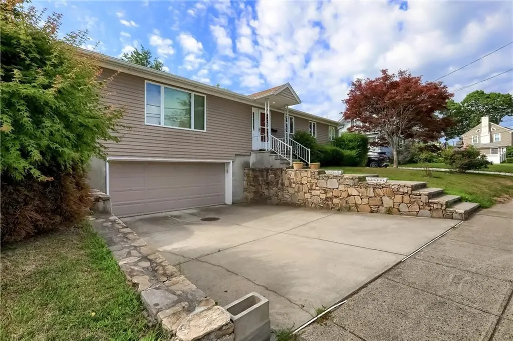 50 Oak Hill Avenue Pawtucket RI 02860