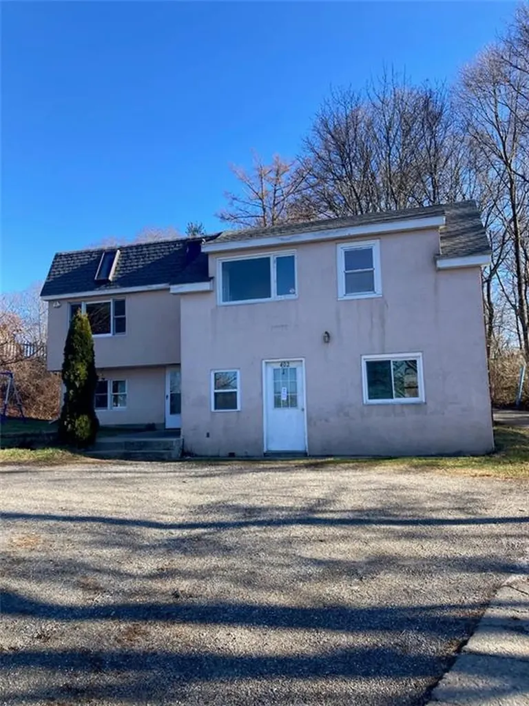 402 Highland Road Tiverton RI 02878