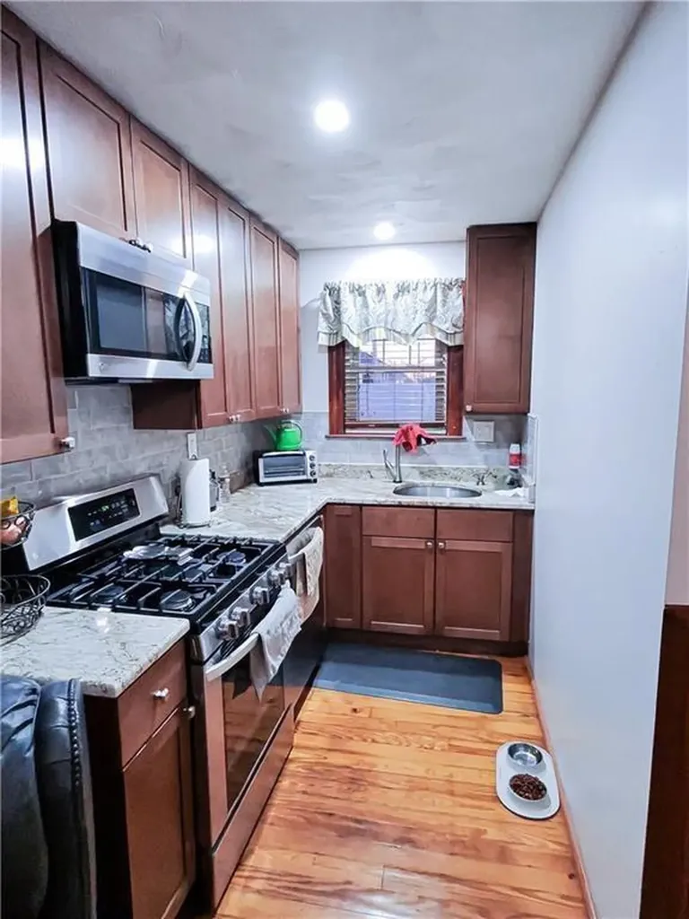 26 Woodside Road Providence RI 02909