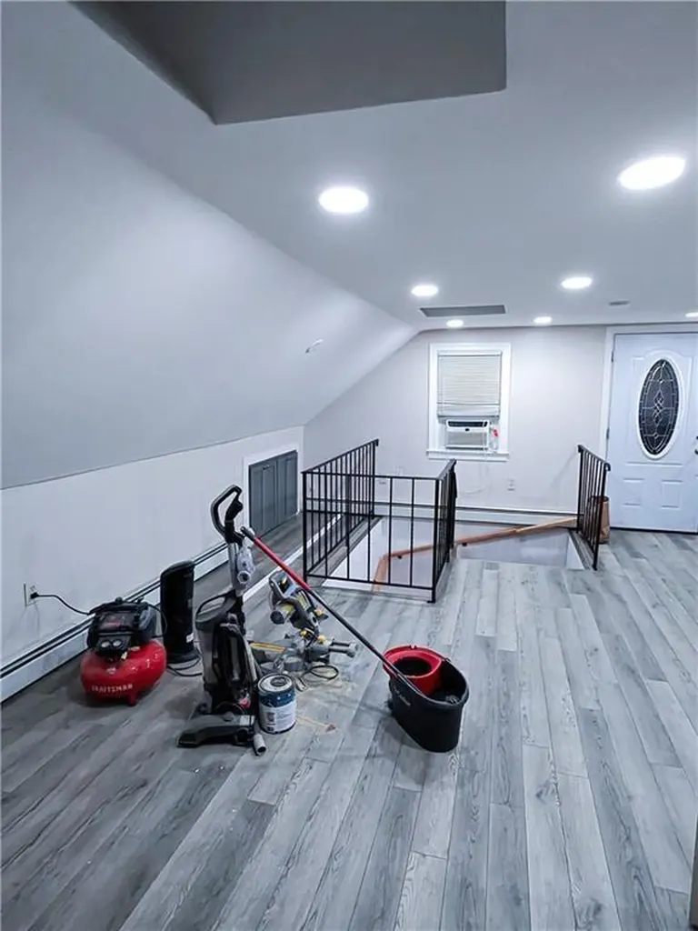26 Woodside Road Providence RI 02909