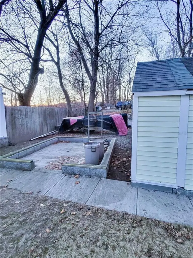 26 Woodside Road Providence RI 02909