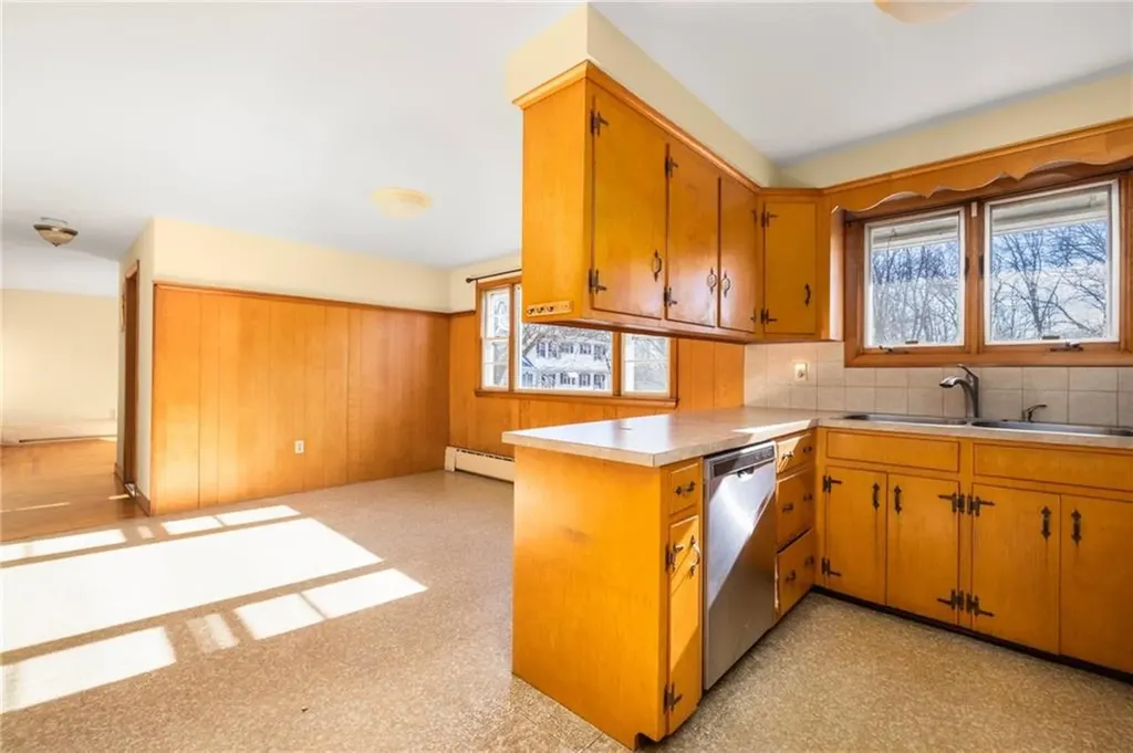 21 Bowen Street Johnston RI 02919