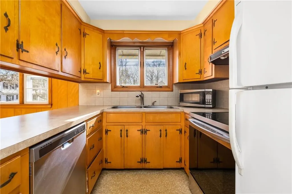 21 Bowen Street Johnston RI 02919