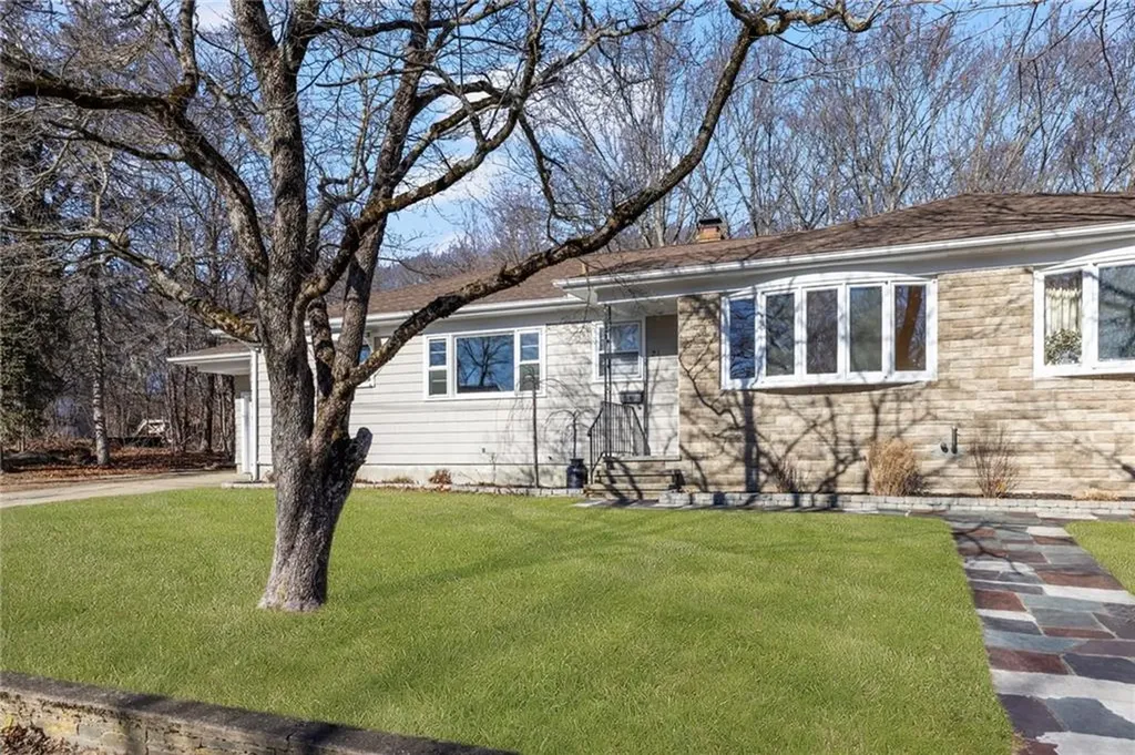 21 Bowen Street Johnston RI 02919