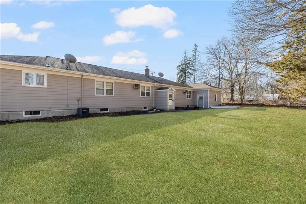 21 Bowen Street Johnston RI 02919