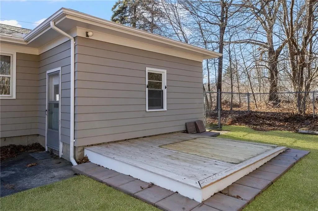 21 Bowen Street Johnston RI 02919