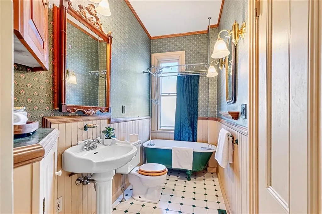 133 Messer Street Providence RI 02909