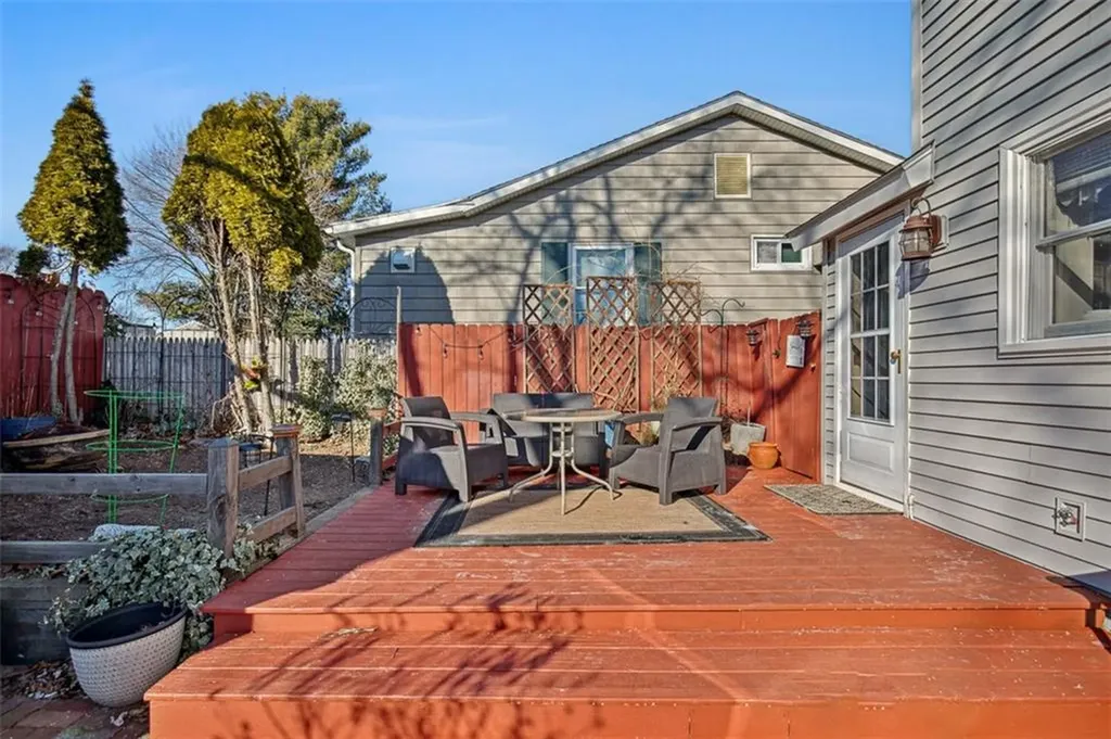 52 Greene Avenue Barrington RI 02806