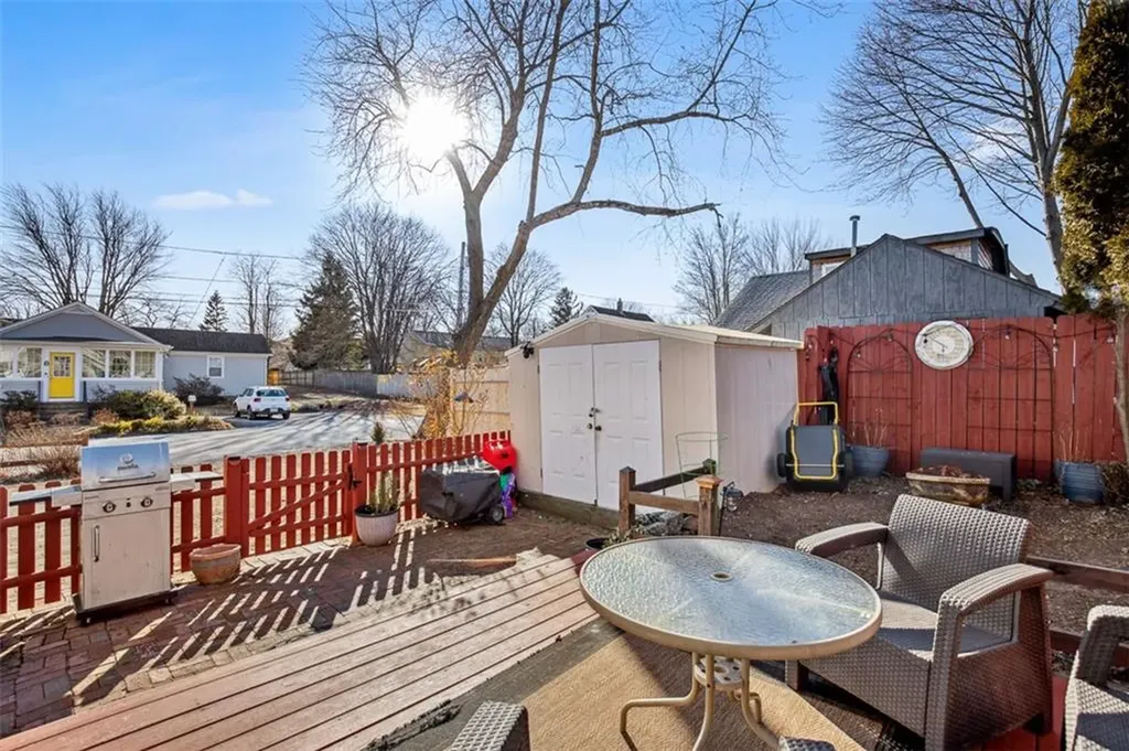 52 Greene Avenue Barrington RI 02806