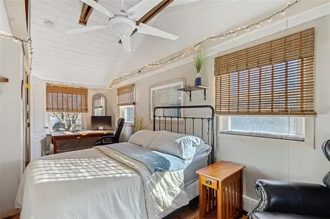 52 Greene Avenue Barrington RI 02806