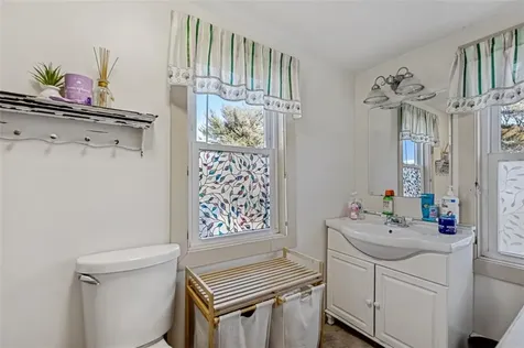 52 Greene Avenue Barrington RI 02806