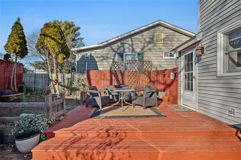 52 Greene Avenue Barrington RI 02806