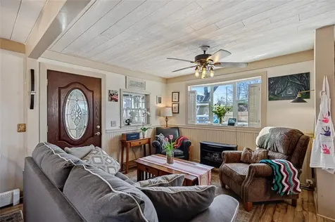 52 Greene Avenue Barrington RI 02806