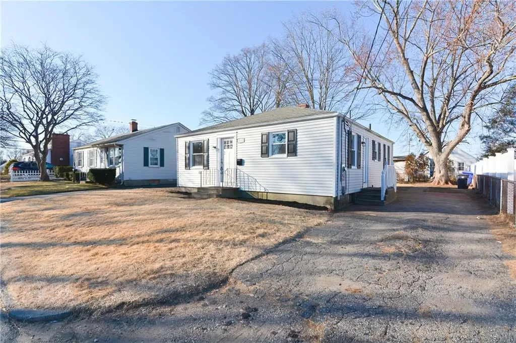 123 Manistee Street Pawtucket RI 02861