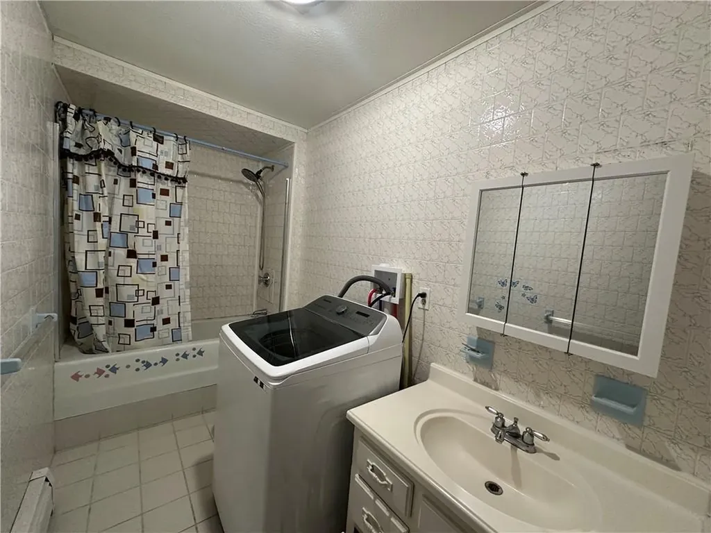 4 Ivy Street Pawtucket RI 02860