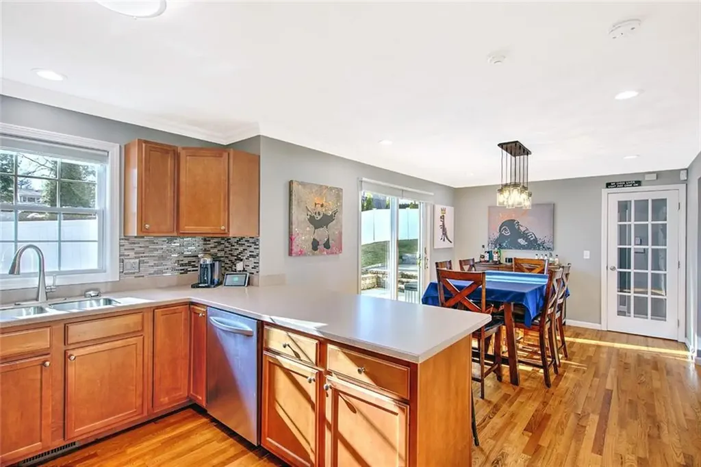 24 Union Avenue North Providence RI 02904