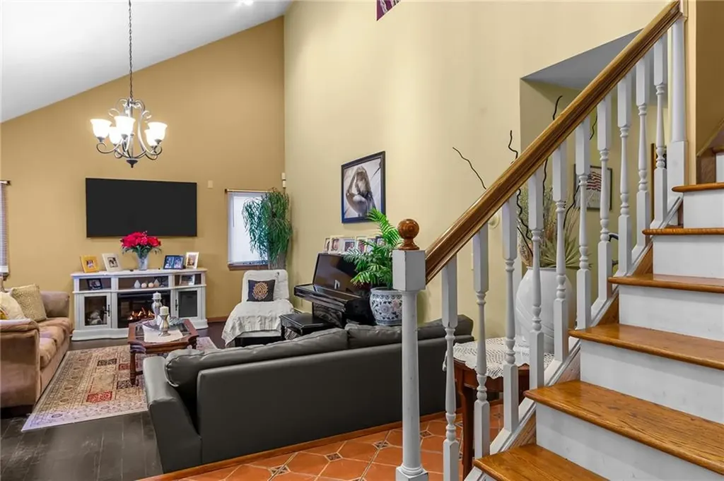 2 Bensley Street Pawtucket RI 02860