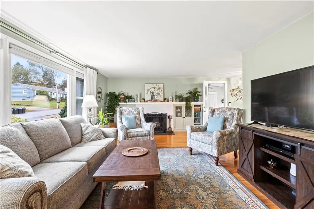 143 Lewiston Street Warwick RI 02889