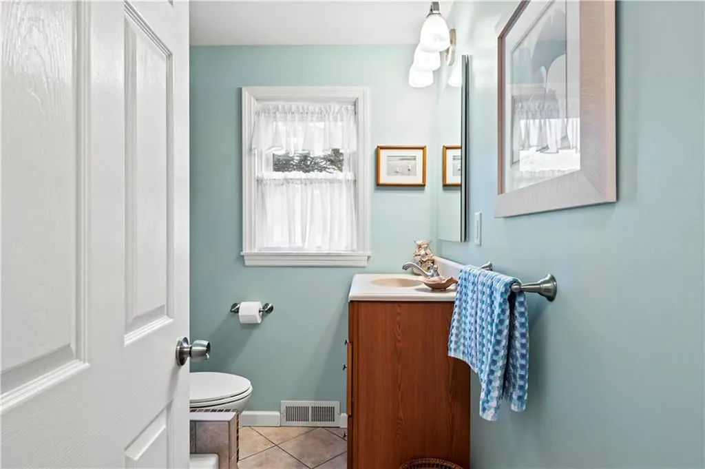 143 Lewiston Street Warwick RI 02889