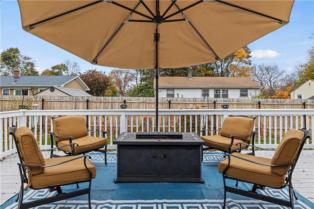 143 Lewiston Street Warwick RI 02889