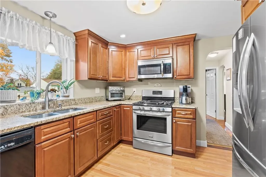 143 Lewiston Street Warwick RI 02889