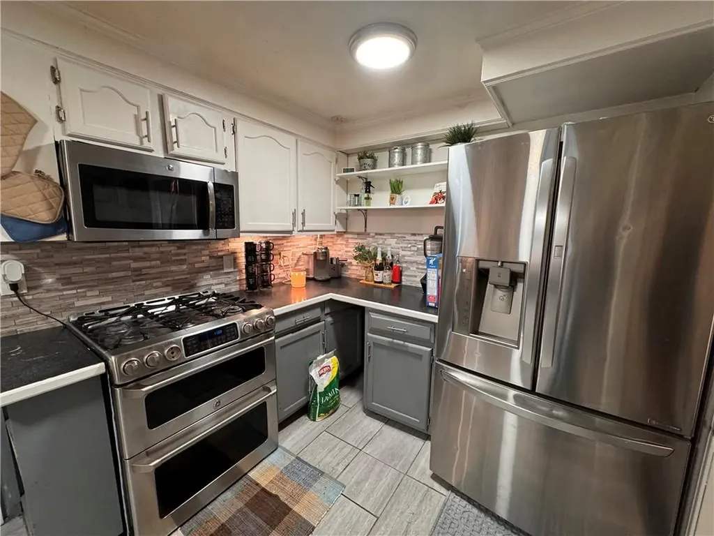 59 Petteys Avenue Providence RI 02909