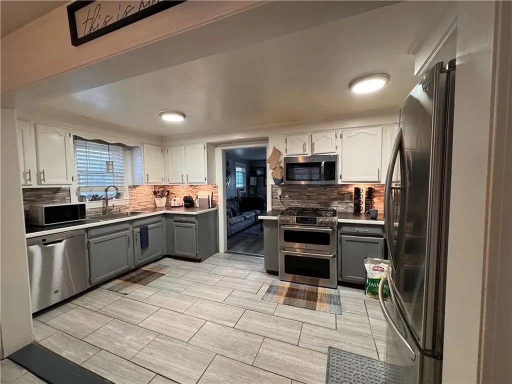 59 Petteys Avenue Providence RI 02909
