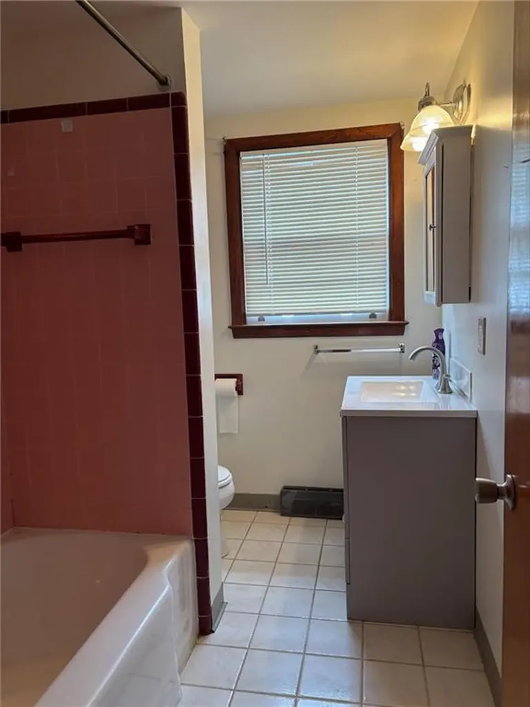 6 Boxwood Avenue Westerly RI 02891
