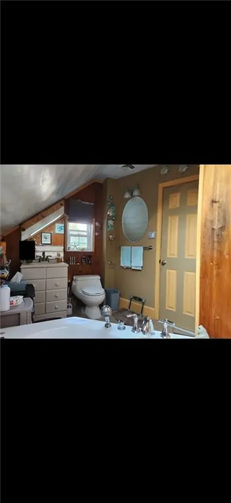 8 Peckham Avenue Newport RI 02840