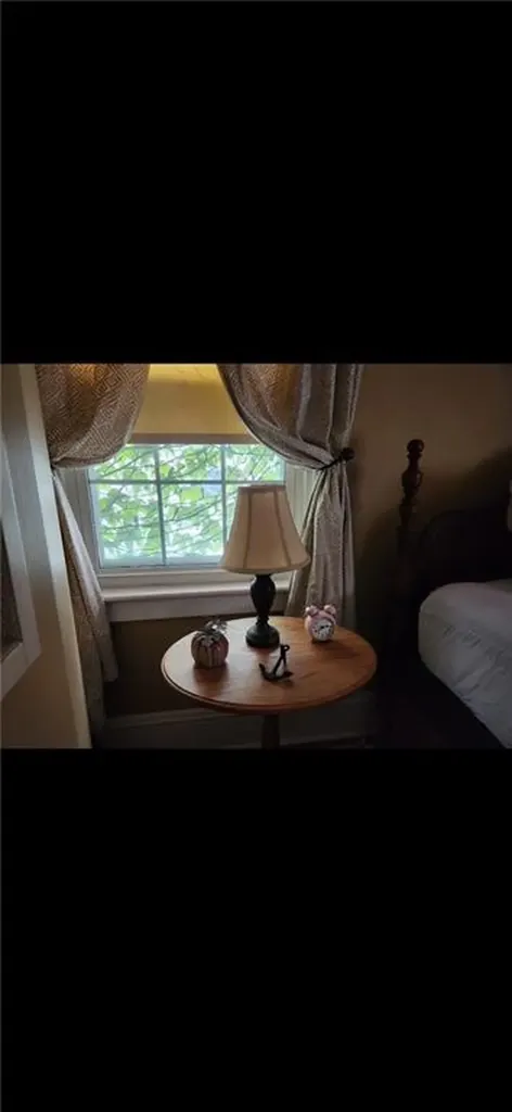 8 Peckham Avenue Newport RI 02840