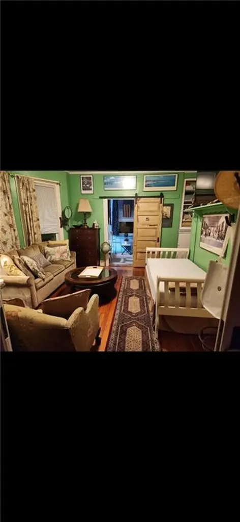 8 Peckham Avenue Newport RI 02840