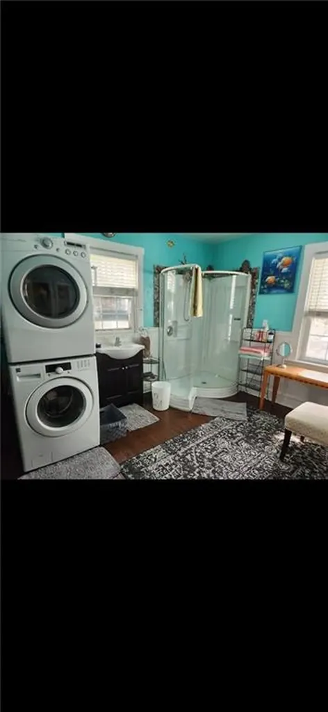 8 Peckham Avenue Newport RI 02840