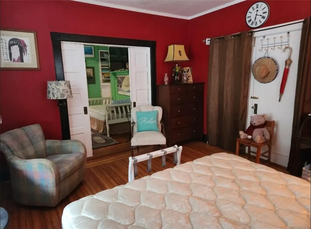 8 Peckham Avenue Newport RI 02840