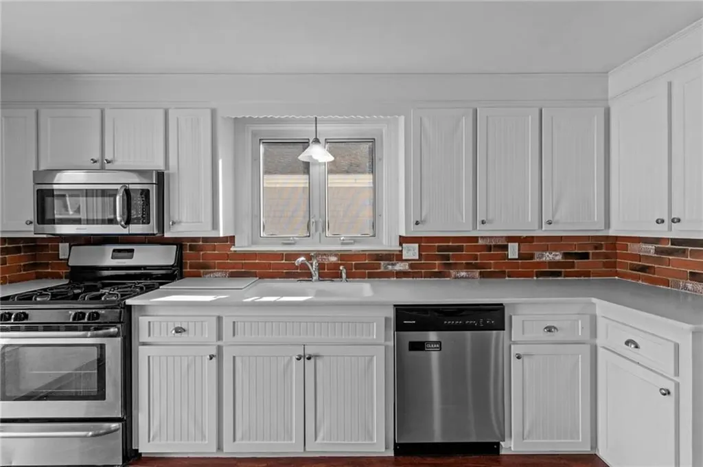 18 Slocum Street Bristol RI 02809