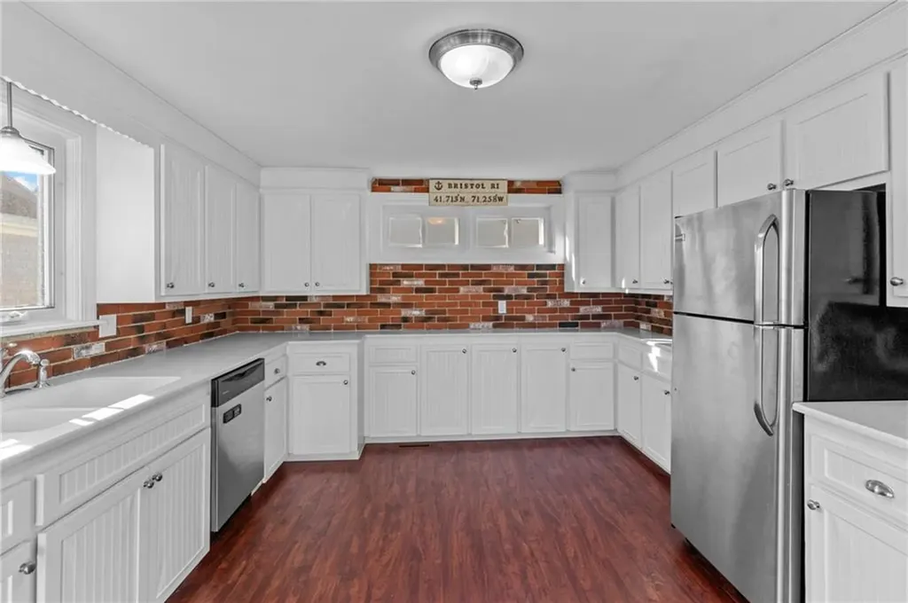 18 Slocum Street Bristol RI 02809