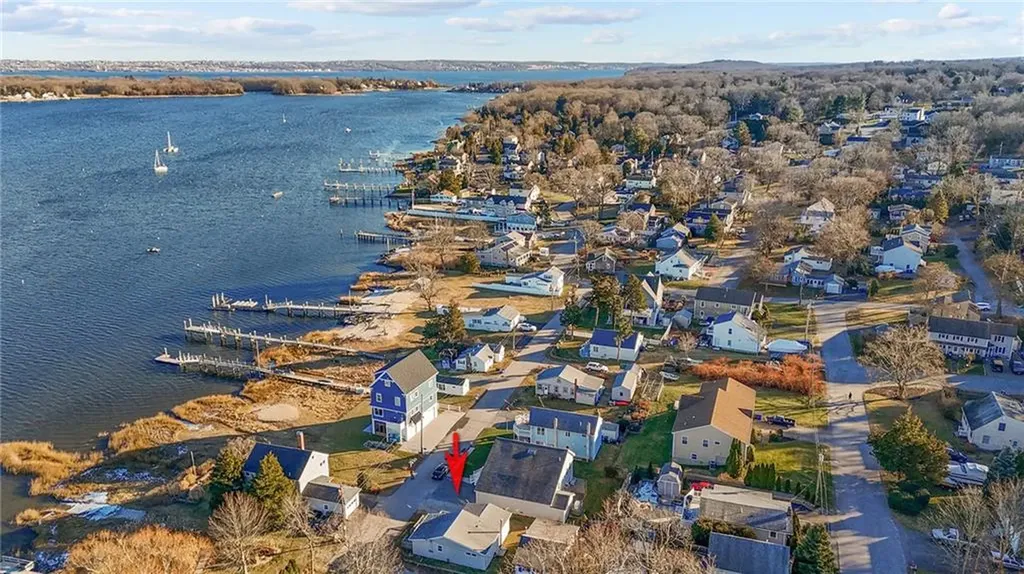 18 Slocum Street Bristol RI 02809