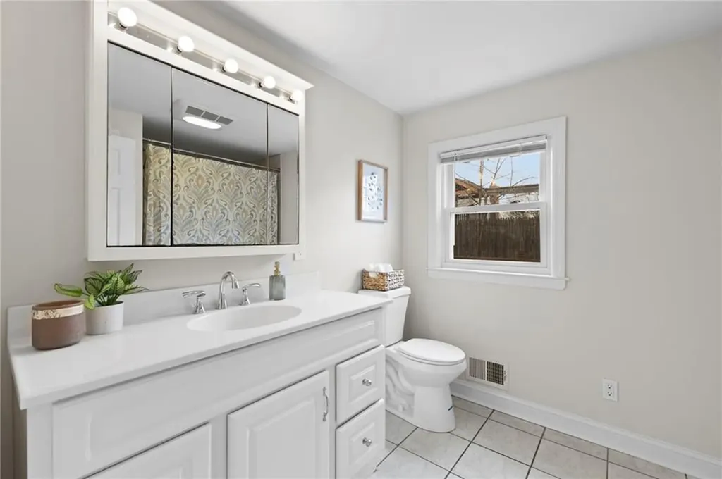45 Windsor Court Pawtucket RI 02861