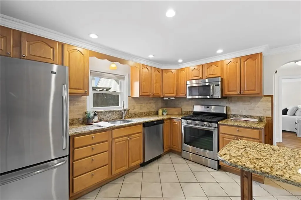 45 Windsor Court Pawtucket RI 02861