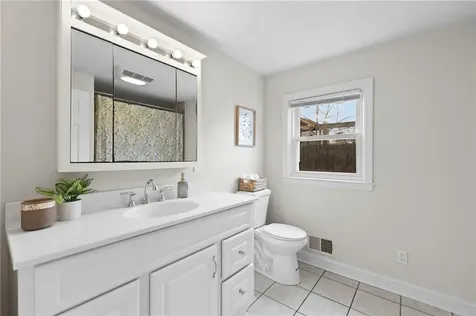 45 Windsor Court Pawtucket RI 02861