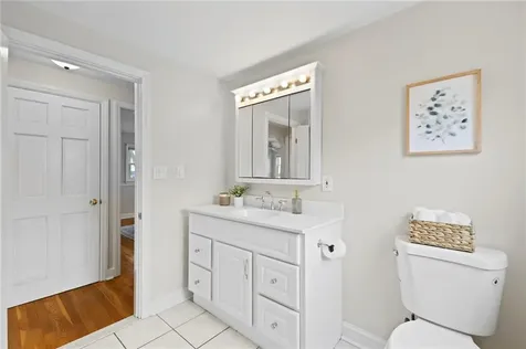 45 Windsor Court Pawtucket RI 02861