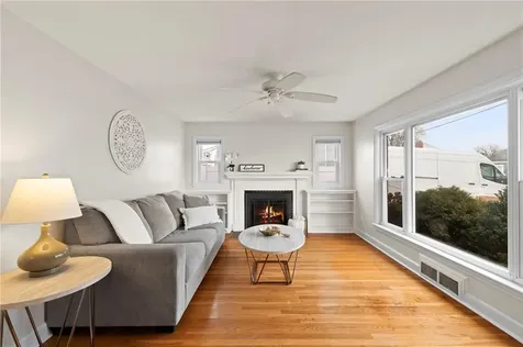 45 Windsor Court Pawtucket RI 02861